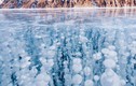 Hồ nước ngọt già nhất thế giới đẹp kỳ ảo trong mùa đông