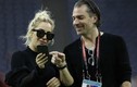 Lady Gaga trả nhẫn đính hôn cho tình cũ, công khai “người mới“