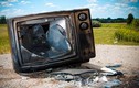 Công nhân sửng sốt phát hiện tiền tỷ giấu trong tivi cũ