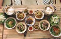 Soi menu quán cơm quê đắt “khủng” của Trường Giang