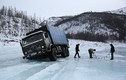 Hành trình rợn gáy trên băng đưa thức ăn tới Siberia