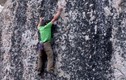 Chinh phục tảng đá cao hàng trăm mét... bằng tay
