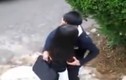 Cặp đôi sinh viên thản nhiên ôm, hôn nhau nơi công cộng