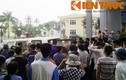 Bé gái chết bất thường: Cảnh dân bất bình vây kín BV Quốc Oai
