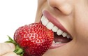 Tẩy trắng răng hiệu quả với top thực phẩm dễ tìm 