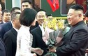 Nữ sinh tặng hoa ông Kim Jong Un dịp thượng đỉnh Mỹ-Triều là ai?