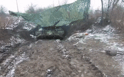 Quân đội Ukraine rút lui, bỏ lại hàng chục xe tăng, xe thiết giáp