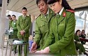Nữ sinh cảnh sát Việt Nam xinh đẹp thu hút dân mạng TQ