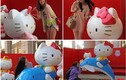 Gái trẻ đua nhau tự sướng với cô mèo Hello Kitty 