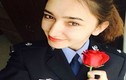 Nữ cảnh sát chống khủng bố xinh đẹp gây sốt mạng 