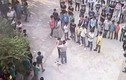 Phó hiệu trưởng “cưỡng chế” học sinh cắt tóc giữa sân trường