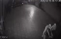 Video: Trộm phá cửa, đột nhập vào nhà dân “cuỗm” 2 xe máy lúc rạng sáng