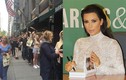 Fan chờ dài cổ để xin chữ ký Kim Kardashian 