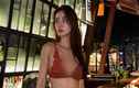 Huyền Lizzie diện bikini bé xíu, khoe cặp “tuyết lê” căng tràn