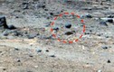 Phát hiện vật thể lạ giống bóng bida lơ lửng trên sao Hỏa