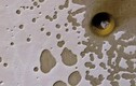 Bí ẩn vết lõm màu vàng pho mát kỳ lạ trên sao Hỏa