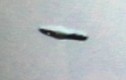 Vật thể nghi UFO khổng lồ chao lượn ở Anh gây xôn xao