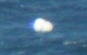 Vật thể lạ nghi UFO xuất hiện trắng xóa trên mặt biển