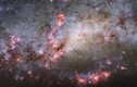 Giải mã bí ẩn từ những đám mây hồng trong thiên hà