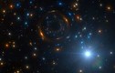"Quái đản" ngôi sao lạ quay quanh lỗ đen vô hình