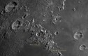 Xôn xao cụm hố núi lửa quái đản trên Mặt trăng