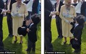 Hé lộ thân thế khủng cậu bé bắt tay nữ hoàng Anh 