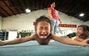 Bên trong lò luyện Olympic khổ cực của trẻ em Trung Quốc