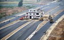 Những ngôi nhà "thách thức mọi con đường" ở Trung Quốc