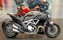 Cận cảnh Ducati Diavel Carbon “trắng không tì vết” tại Hà Nội