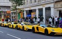 Dàn siêu xe Lamborghini “sẹc tông” nhuộm vàng phố London