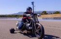 Xe môtô 3 bánh chạy 261 km/h chạy bằng… nước mưa
