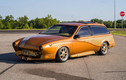 Cougar Woodie 2050 - Chiếc xe vàng óng, ốp gỗ kỳ lạ
