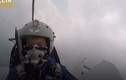 Video: Máy bay quân đội Trung Quốc bị chim tấn công, lao đầu xuống đất