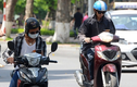 Mức phạt cho người sử dụng điện thoại khi đang lái xe máy