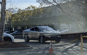 Tesla Cybertruck - bán tải điện chống đạn bị “tóm gọn” trên phố