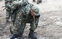 Thi đấu mệt mỏi, lính Nga nôn mửa ngay trên “đường đua“