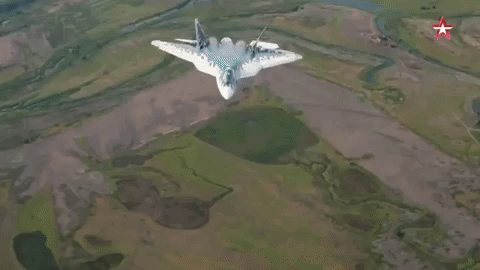 Tuyệt đẹp khoảnh khắc Su-57 phô diễn kỹ năng nhào lộn trên không