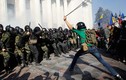 Video bạo động trước cửa tòa nhà Quốc hội Ukraine