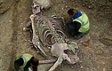 Thực hư bức ảnh khai quật “bộ xương người khổng lồ” gây xôn xao 