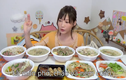 Video: “Thánh” Nhật Bản ăn liền một mạch 10 món ăn Việt Nam