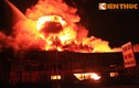 Cháy kho hóa chất: Hàng trăm lính cứu hỏa vật lộn với lửa