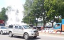 Hà Nội: Xe tải bỗng dưng bốc cháy ngùn ngụt trên đường