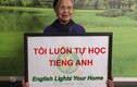 Học viên 70 tuổi tại lớp học tiếng Anh miễn phí tại Hà Nội