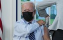 Tổng thống Mỹ Joe Biden tiêm mũi vaccine COVID-19 thứ 3