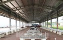 Nhà phân loại hải sản cảng cá Cửa Hội bị bỏ hoang thành bãi đậu xe