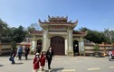 Nườm nượp du khách về Đền thờ Chế thắng phu nhân Nguyễn Thị Bích Châu 