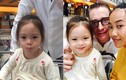 Đoan Trang bịn rịn chia tay chồng và con gái ở sân bay