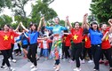 HH Đỗ Mỹ Linh diện áo dài nhảy flashmob ở Hồ Gươm