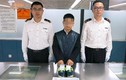 Khách Hong Kong giấu 1.000 viên kim cương trong giày