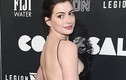 Ngắm váy cầu kỳ khiến Anne Hathaway không dám ngồi